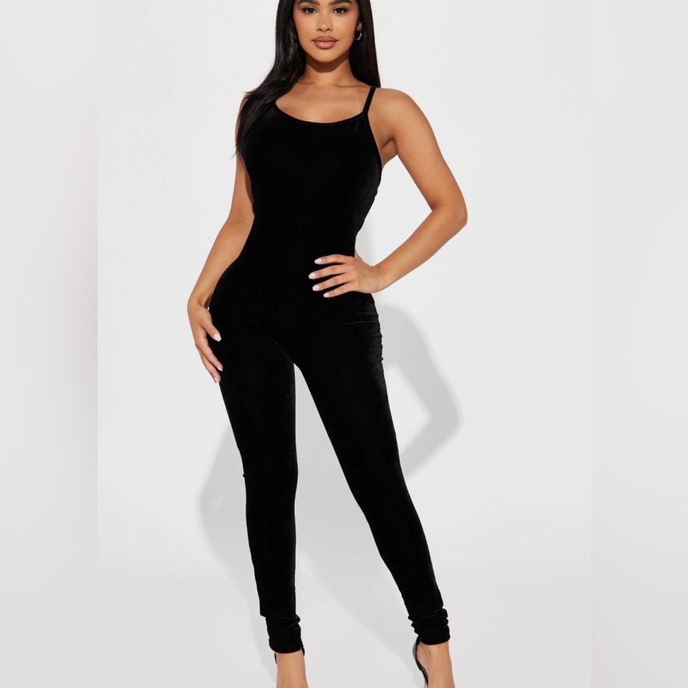 FashionNova Velvet Jumpsuit - Black Size Small